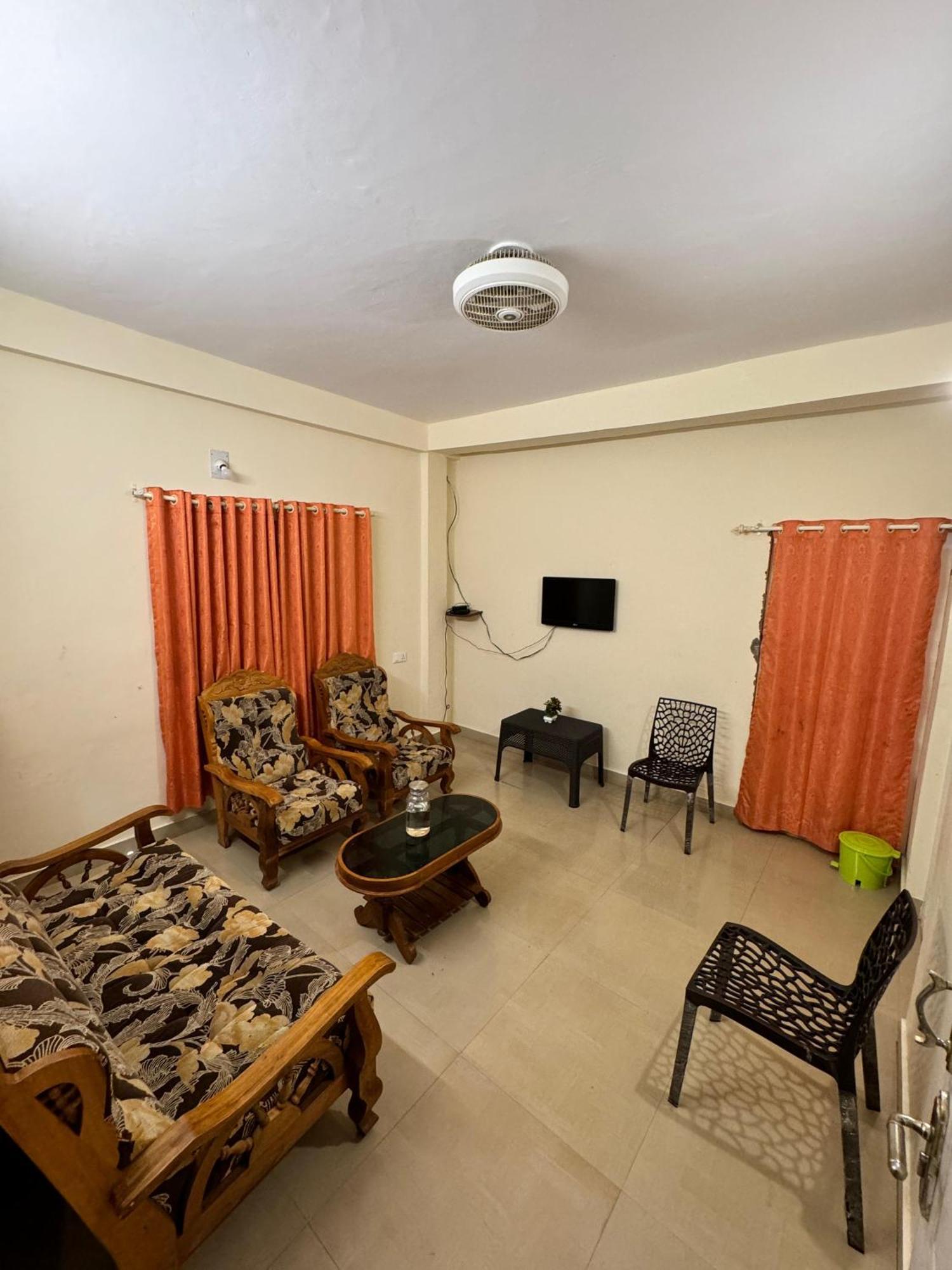 Farm Stay - Apple Valley Kanthalloor Bagian luar foto